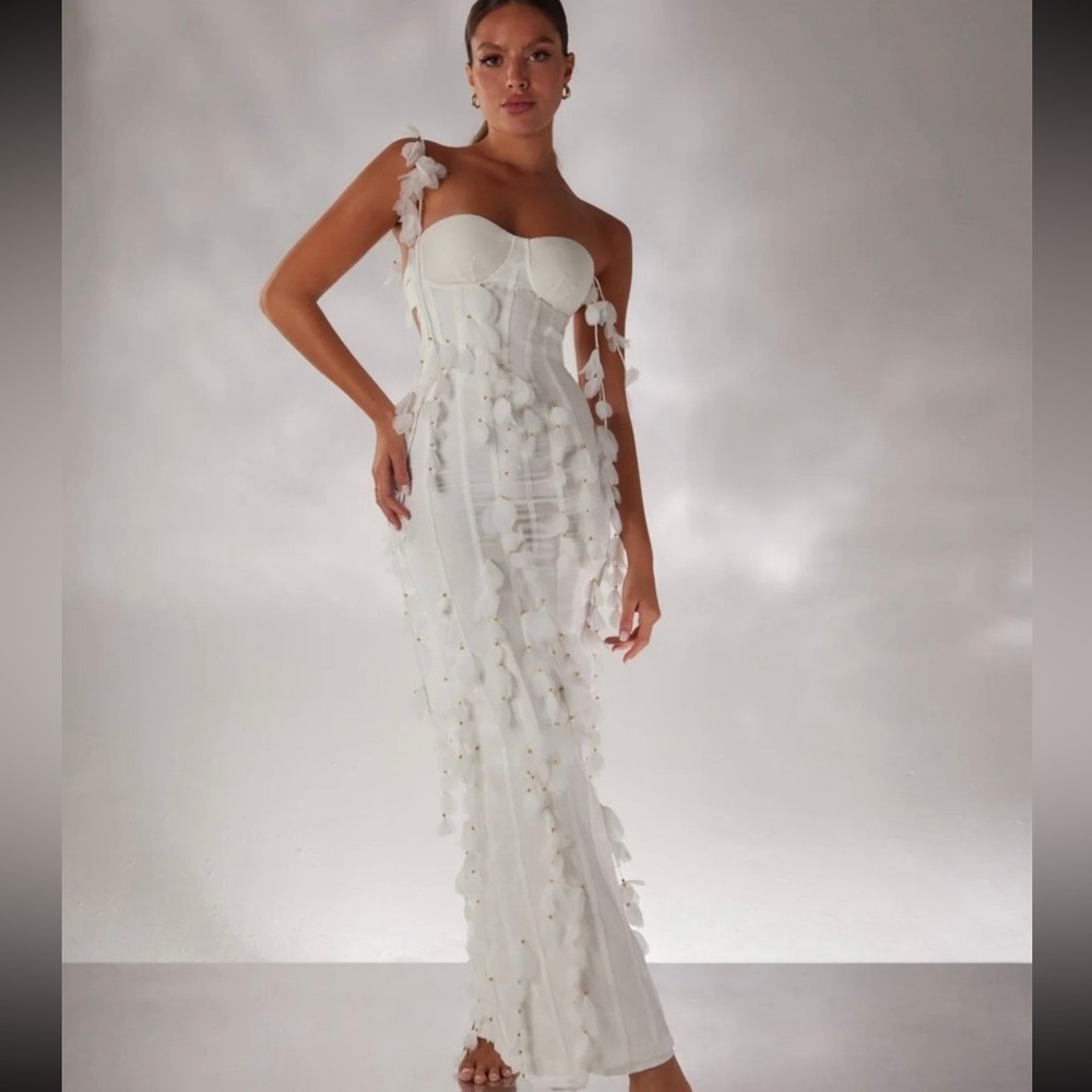 HEIRESS BEVERLY HILLS WHITE CORSET PETAL LINEN MAXI DRESS
